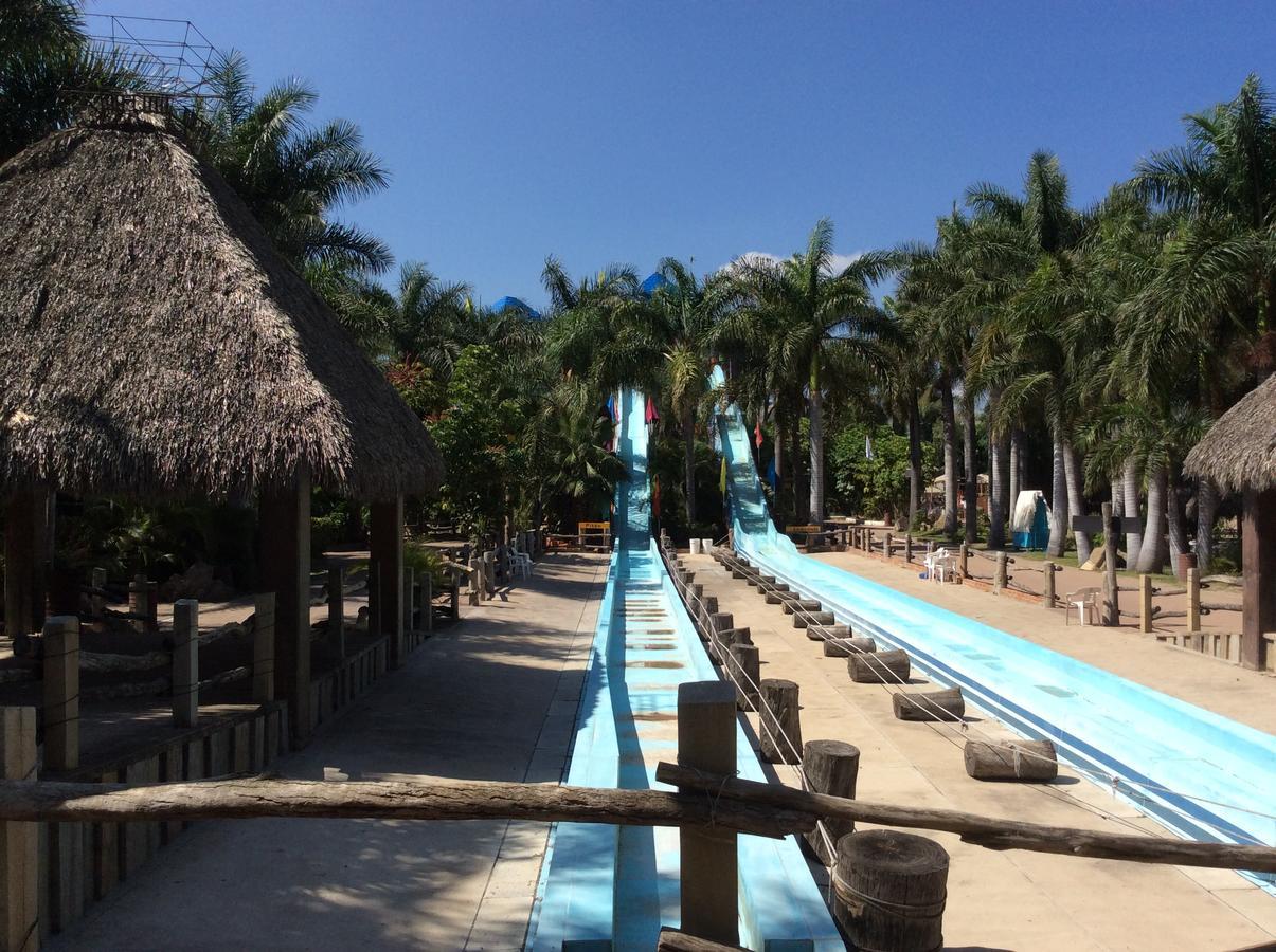 Hotel Y Parque Acuatico La Caldera Abasolo Eksteriør billede