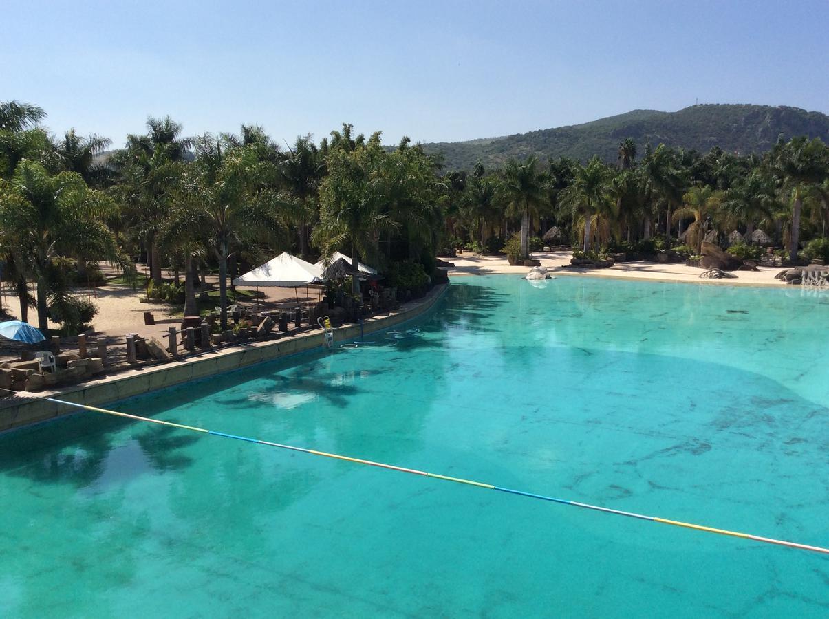 Hotel Y Parque Acuatico La Caldera Abasolo Eksteriør billede