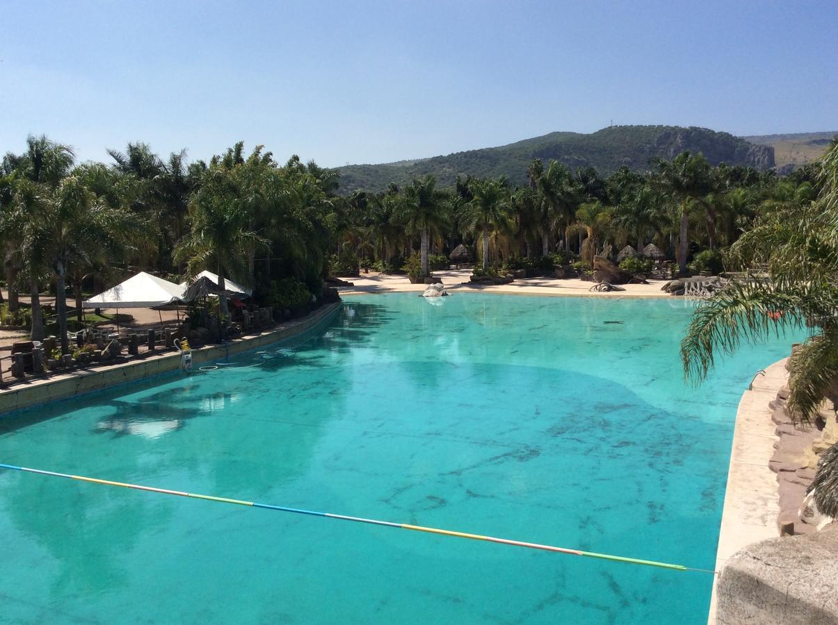 Hotel Y Parque Acuatico La Caldera Abasolo Eksteriør billede