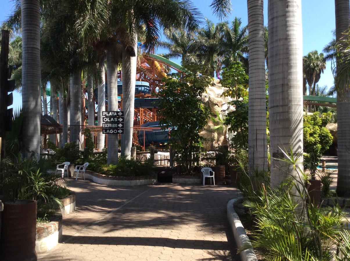 Hotel Y Parque Acuatico La Caldera Abasolo Eksteriør billede