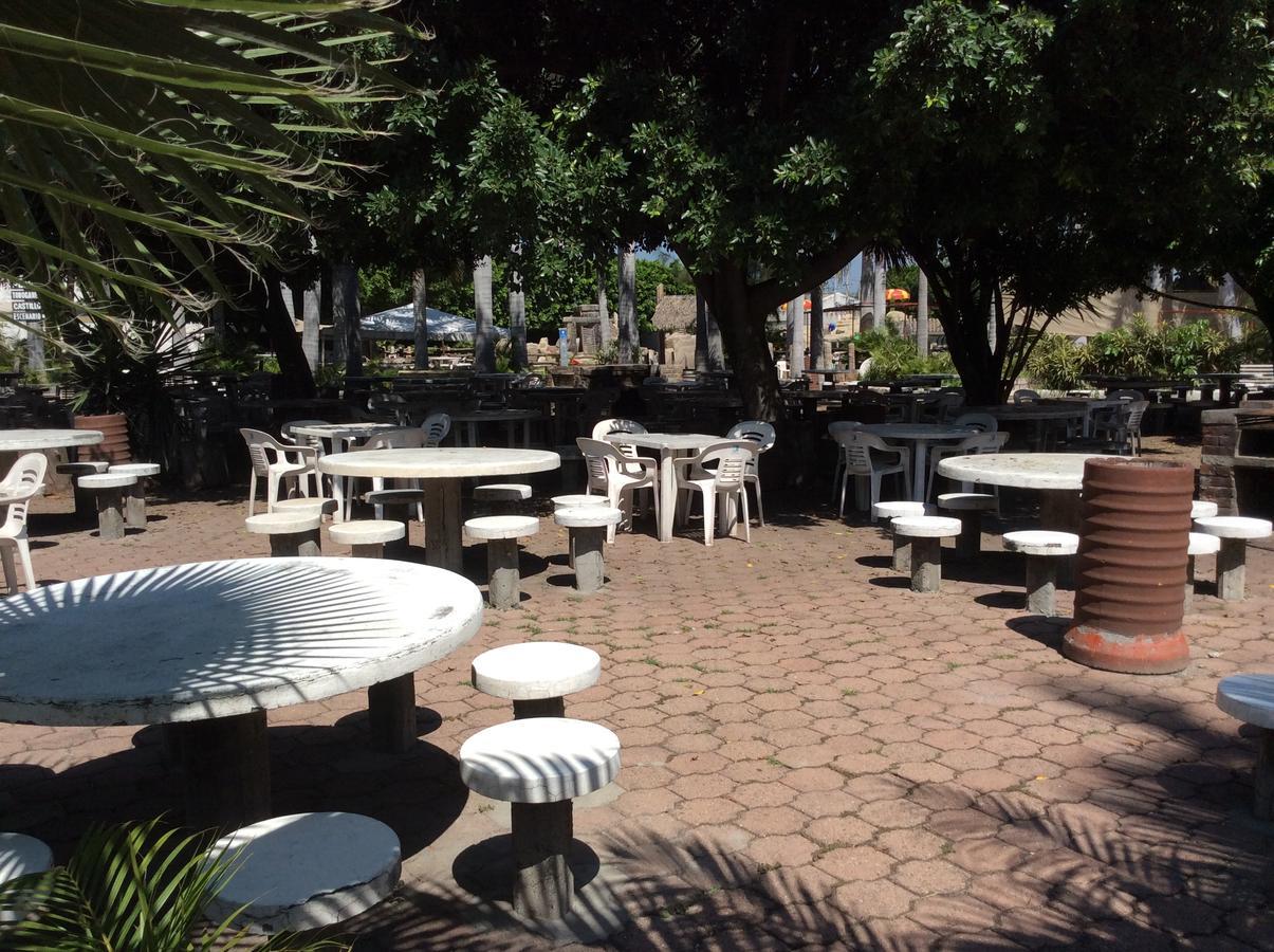 Hotel Y Parque Acuatico La Caldera Abasolo Eksteriør billede